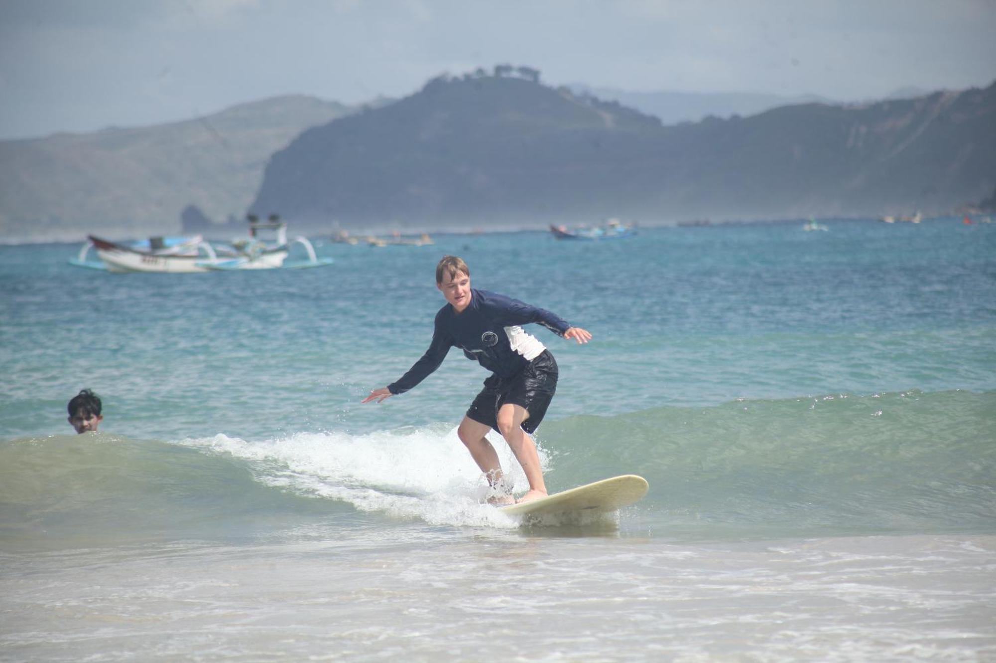 ロビー ホームステイ Kuta  エクステリア 写真